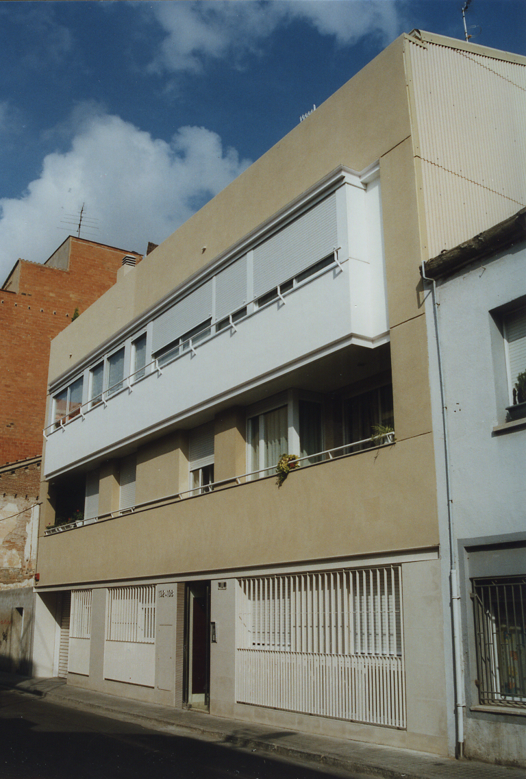 070SBD Edificio plurifamiliar de 8 viviendas en Sabadell