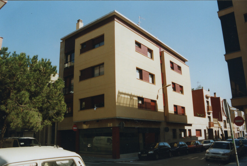 084SBD Edificio plurifamiliar de 7 viviendas en Sabadell