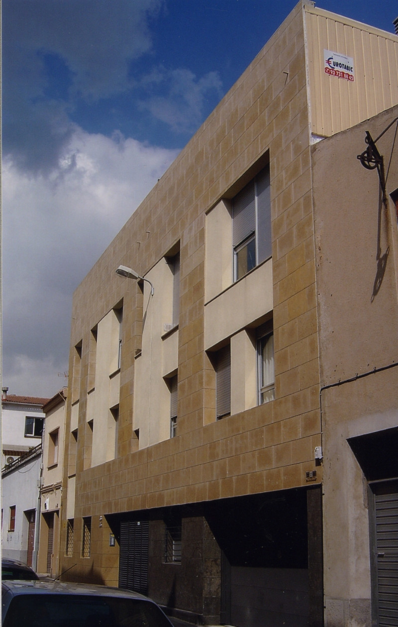 174SBD Edificio plurifamiliar de 7 viviendas en Sabadell