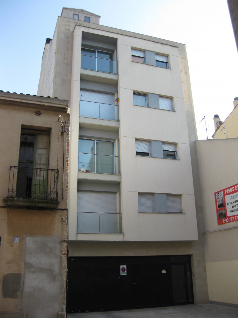 330SBD Edificio plurifamiliar de 8 viviendas en Sabadell